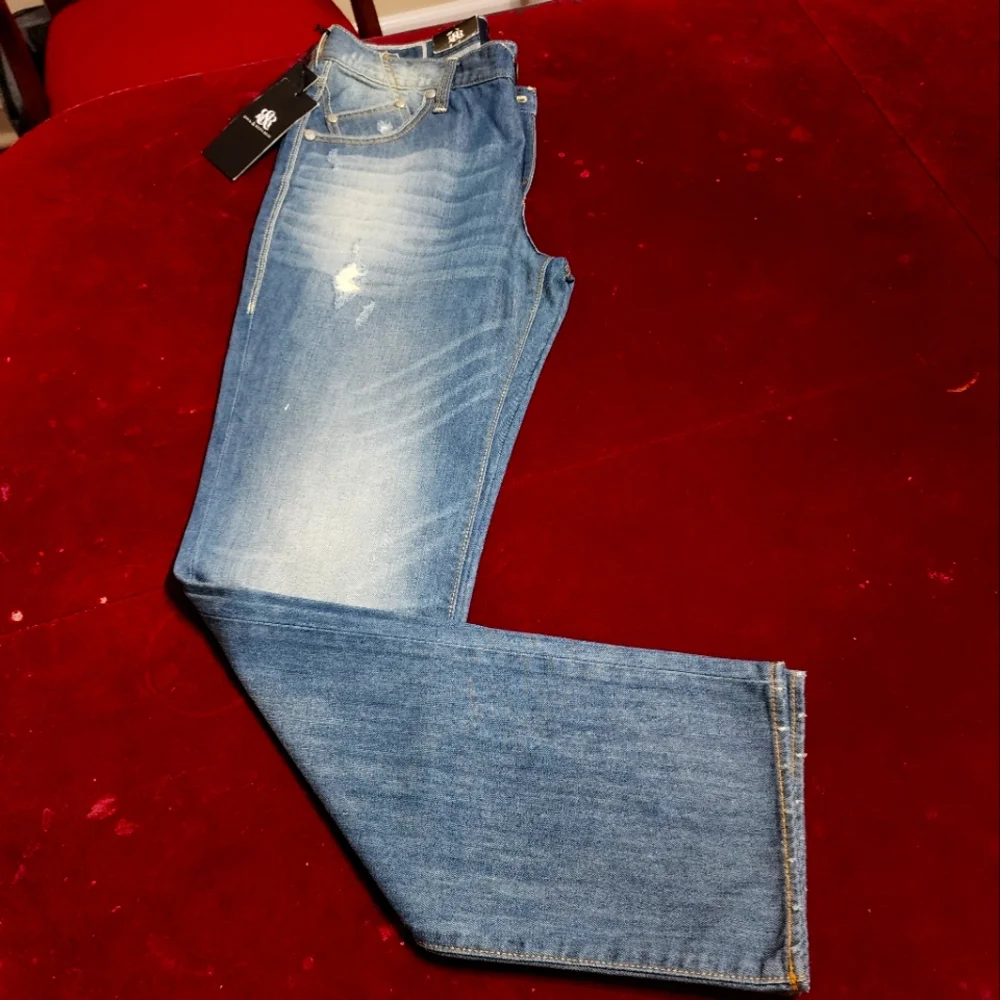 Rock And Republic  Men's Jeans 31x32 Straight Leg Casual Distressed - Picture 7 of 16